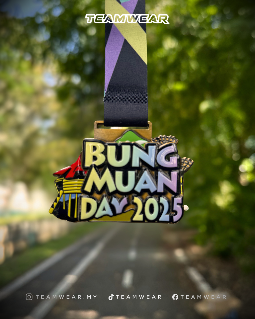 Blue and White Minimalist Thailand Tour and Travel Promotion Instagram Post  (17)