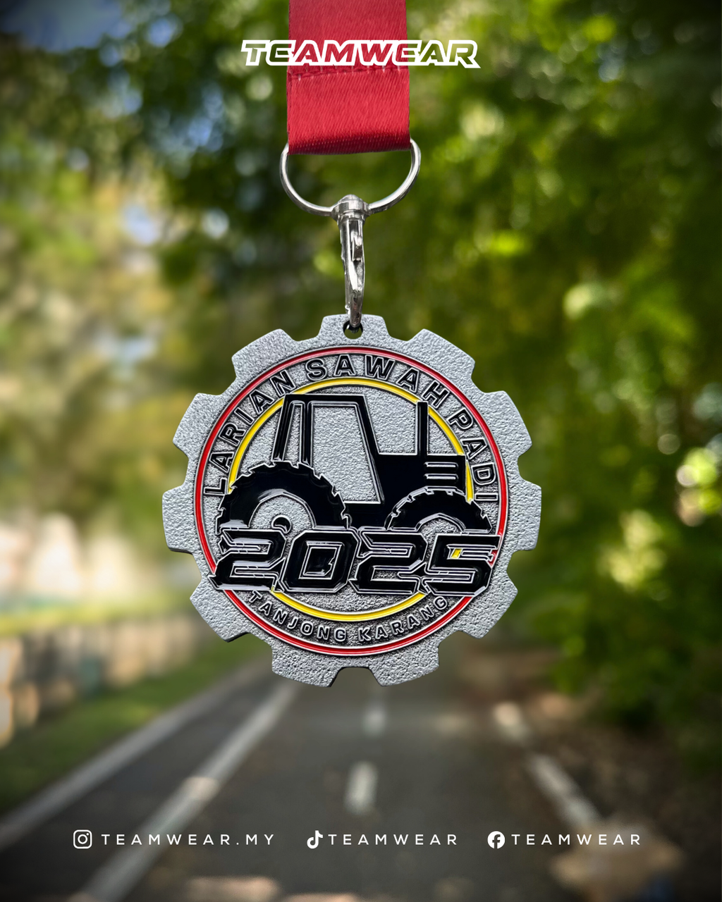 Blue and White Minimalist Thailand Tour and Travel Promotion Instagram Post  (24)