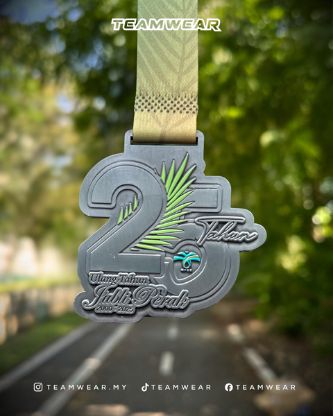 Blue and White Minimalist Thailand Tour and Travel Promotion Instagram Post  (26)