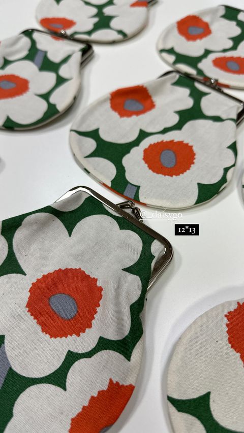 525FD0F5-8896-4949-AA32-B1F768438D5F