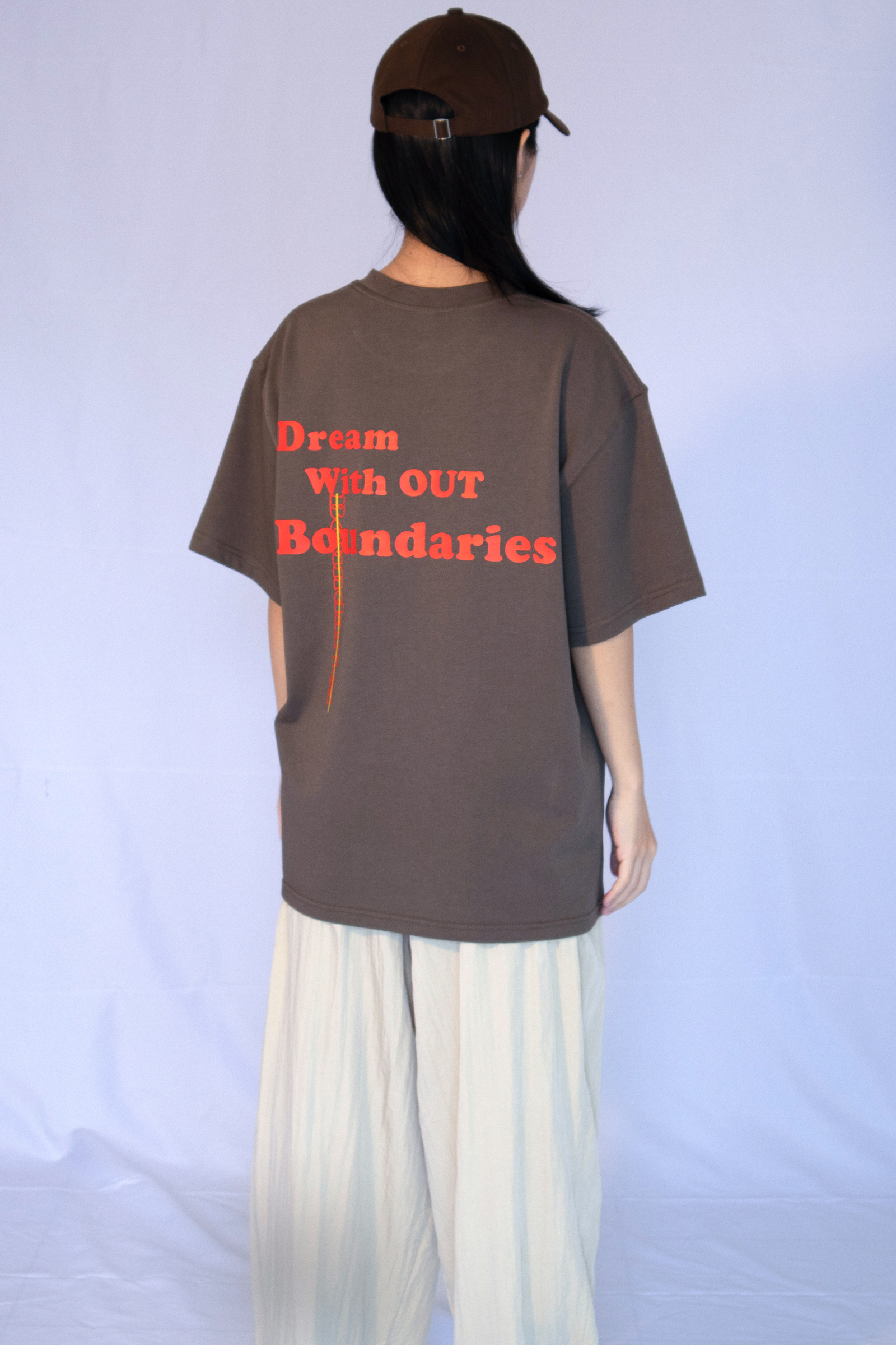 Dream with OUT Boundaries / Brown