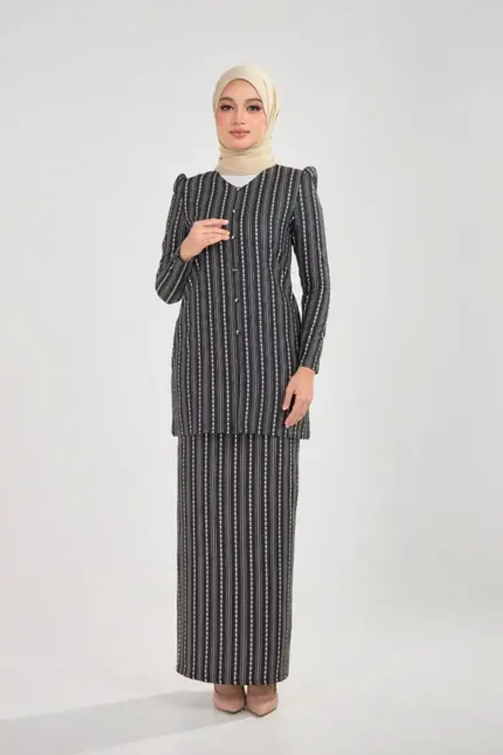 Black_49722a52-f197-4572-a0f2-5eaefdf0bd21_430x