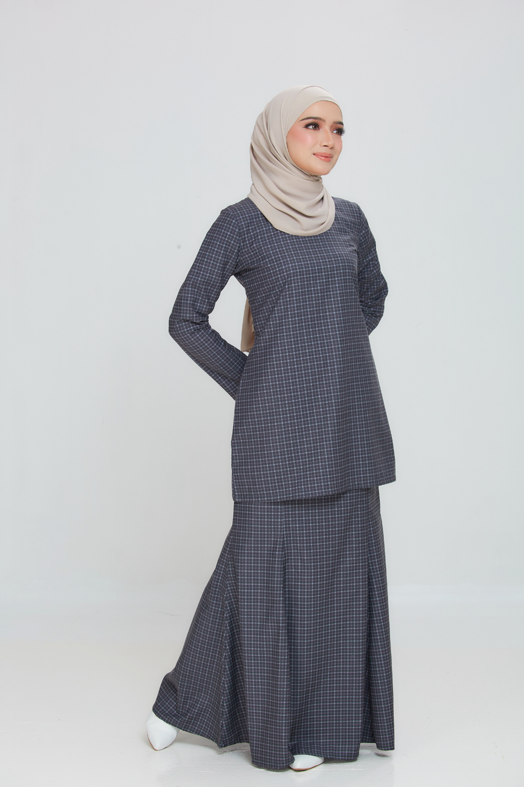 Black_2_4643b088-9261-4bad-ac85-aa8de36fbed9