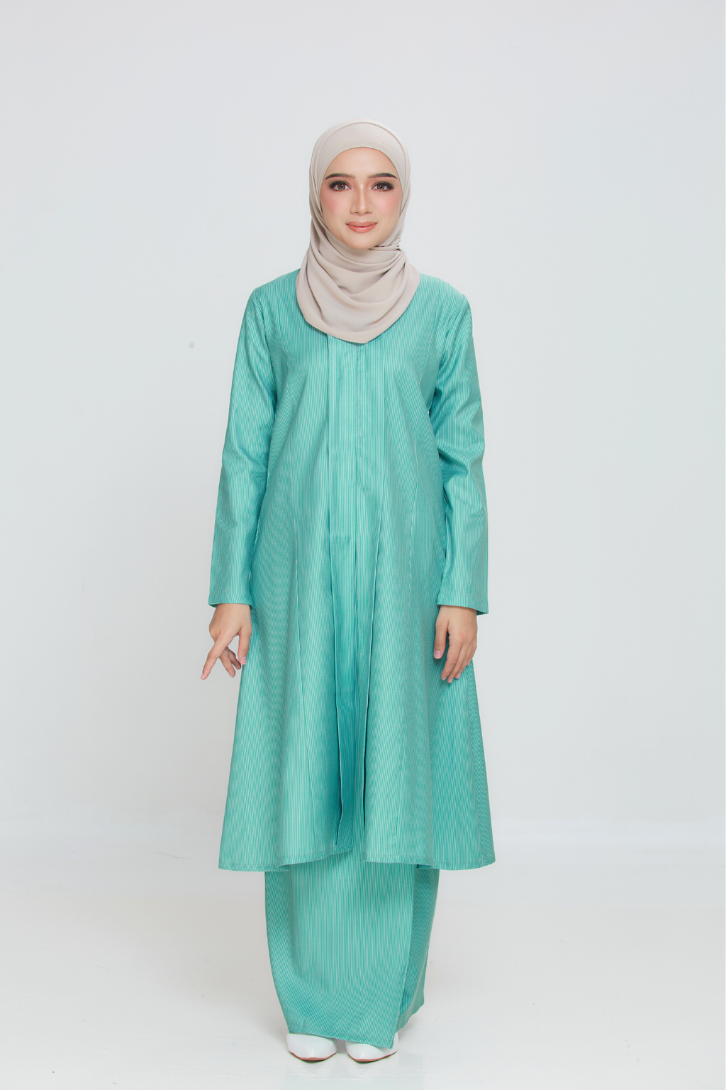 Tiffany_ef8ef787-d7d2-42d1-a0df-ec41a0053919