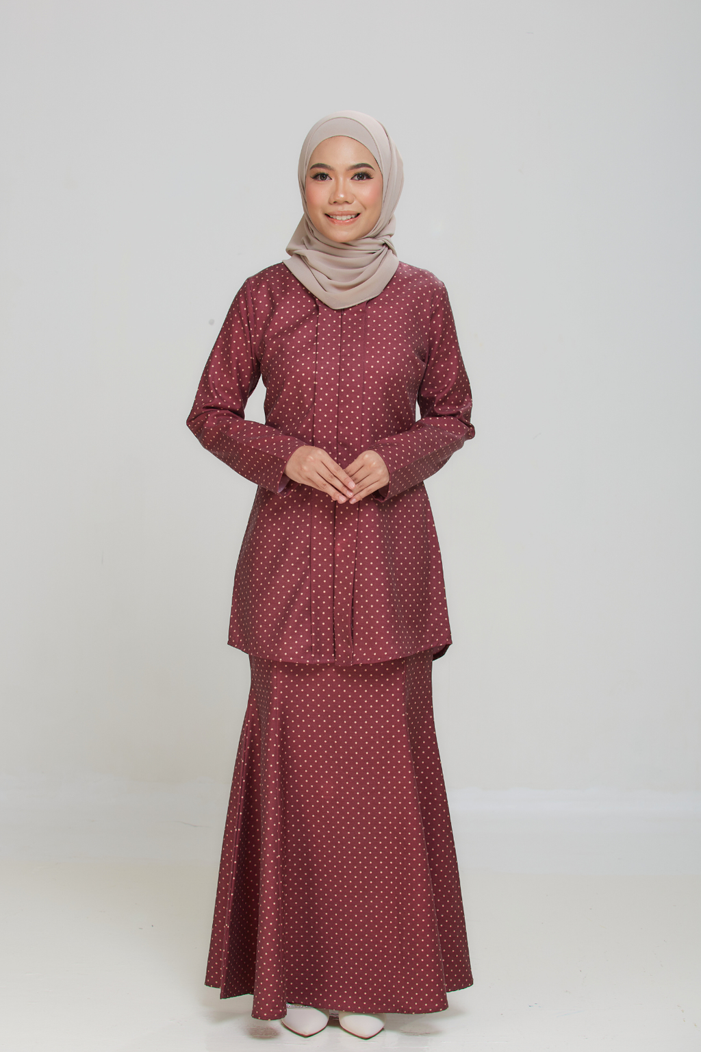 Maroon_6a33a39d-bae3-4862-a46b-b8b34be658bd