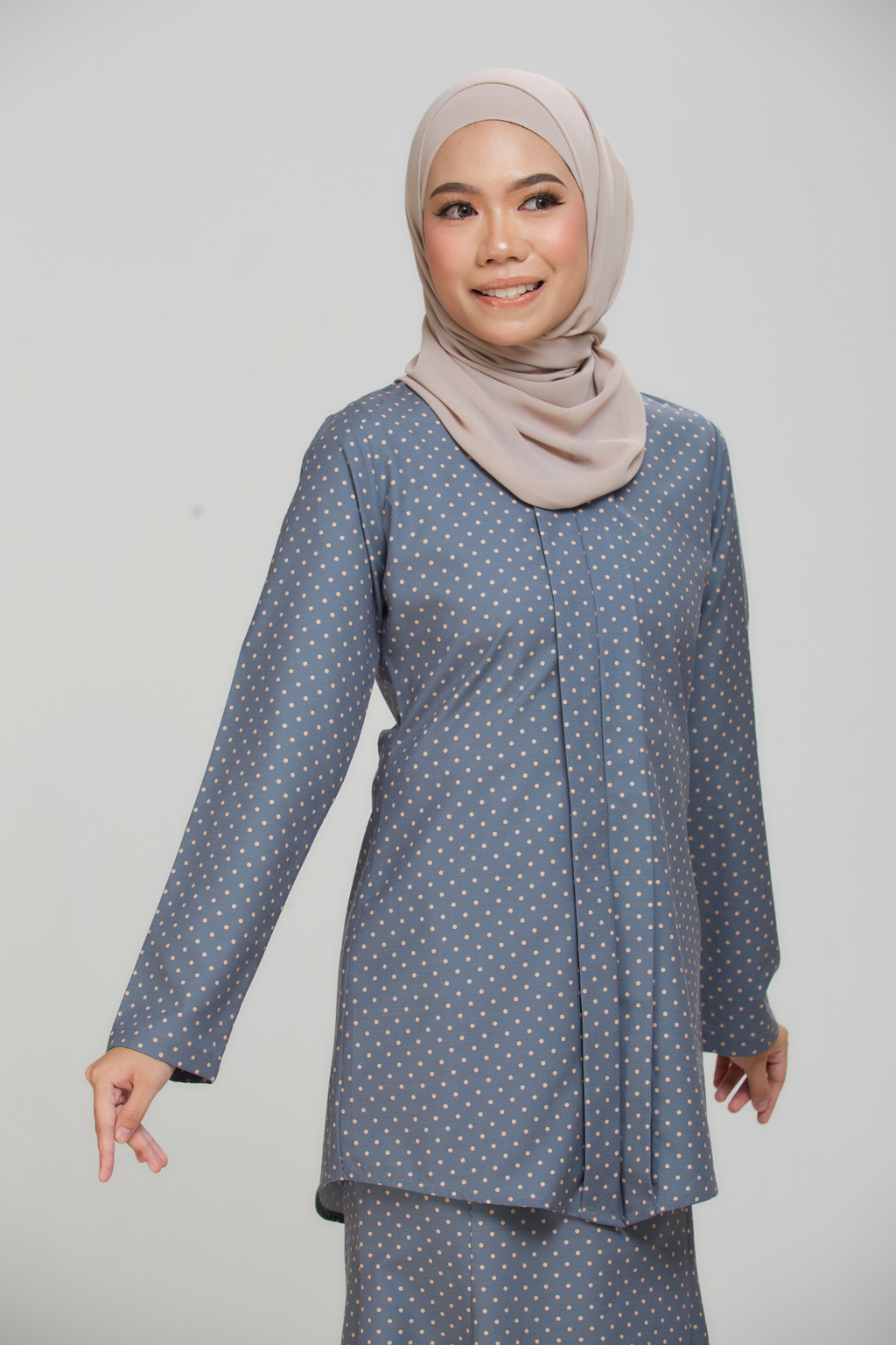 Grey_3_fb13d2e3-4233-403b-9f59-769b9dc2a610