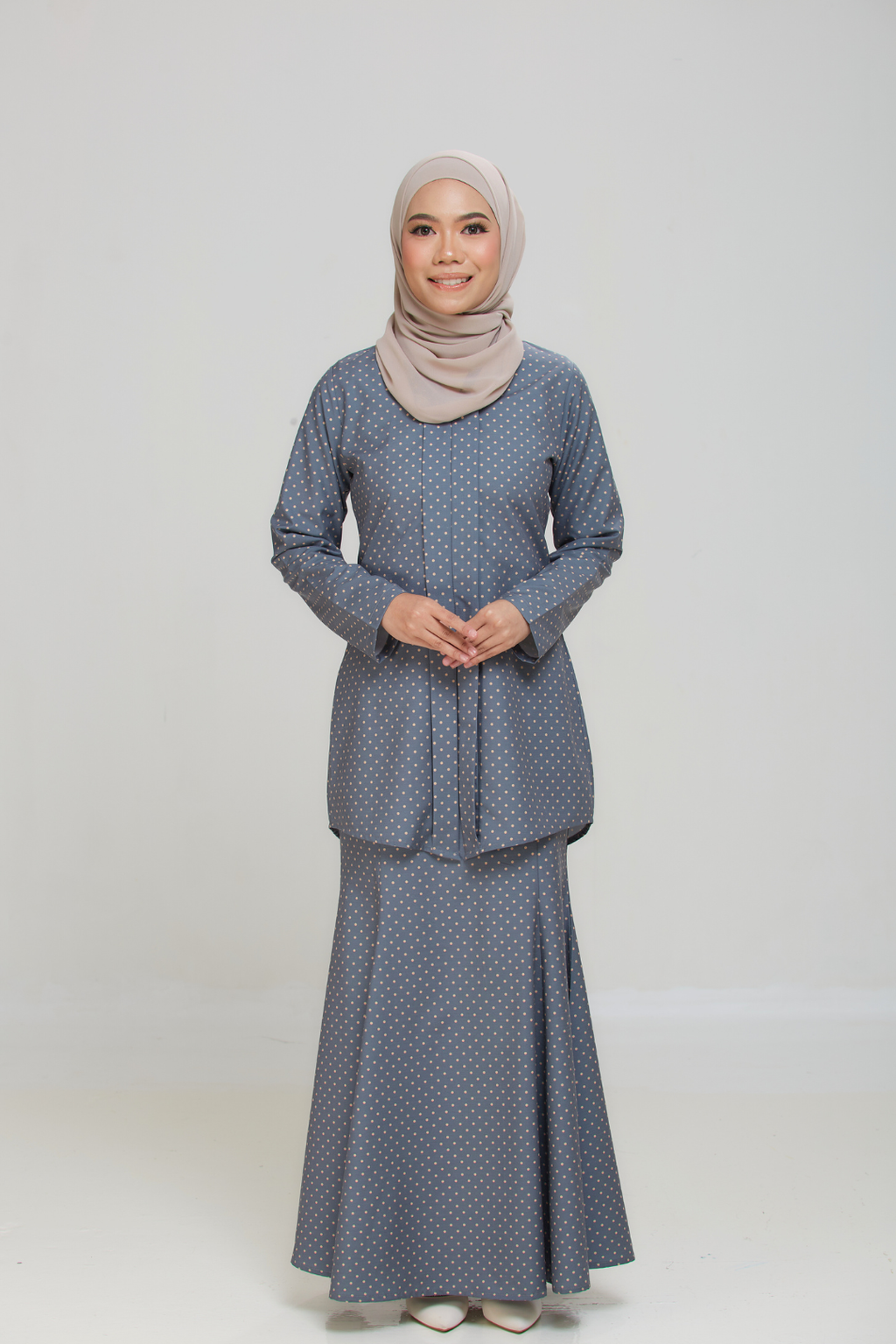 Grey_357598a9-9729-48a9-9bf5-8371a54de0af