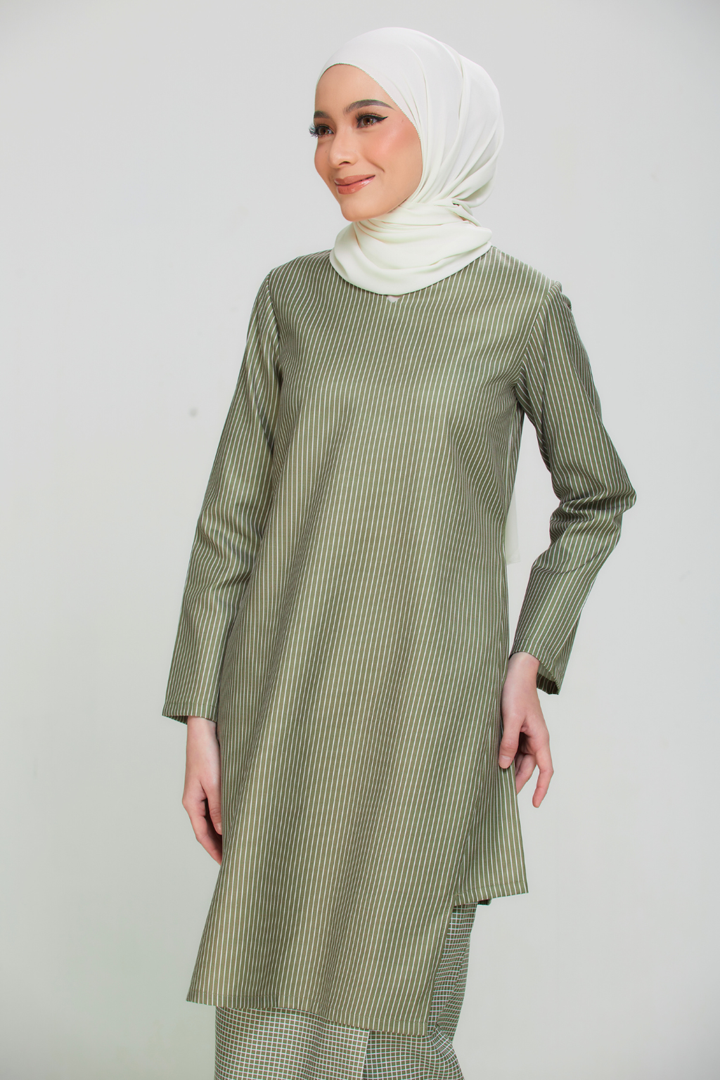 Olive_3_ce9e3da5-f82a-41b5-9a67-ee1737072e61