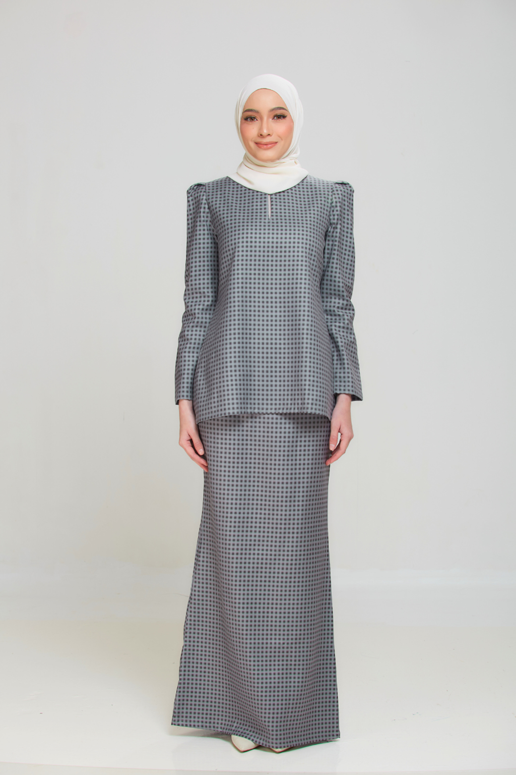 Grey_9871b8fe-6289-4541-ae54-983bfd8042bc