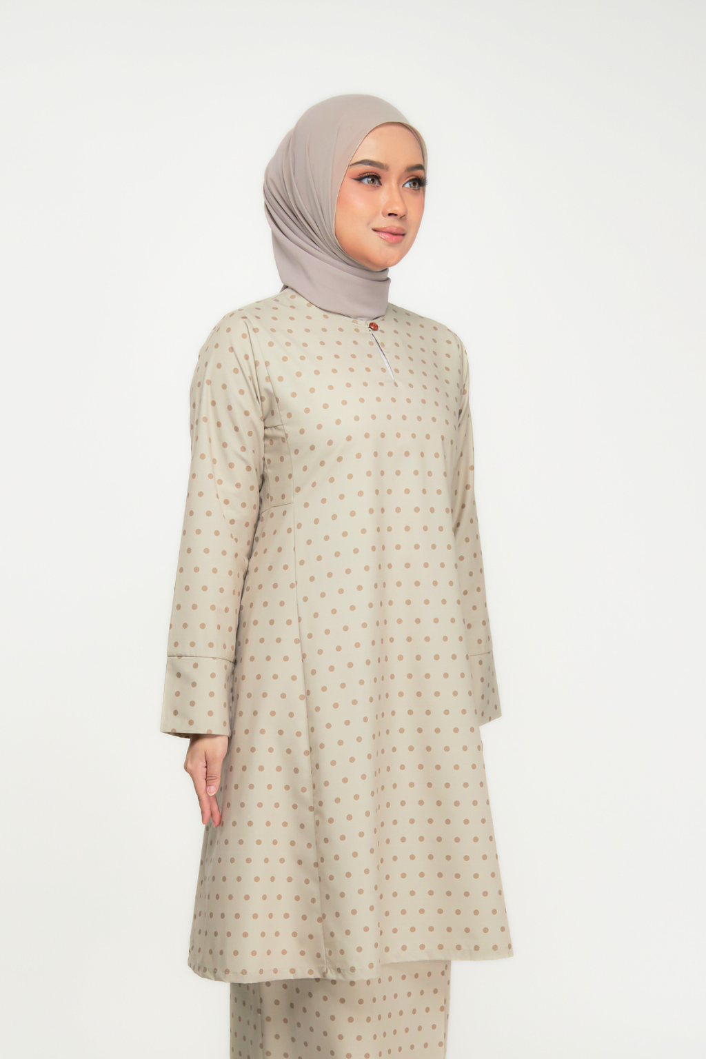 Cream_2_c03a8b34-768f-42ec-b126-65bd71ccc3c1 (1)