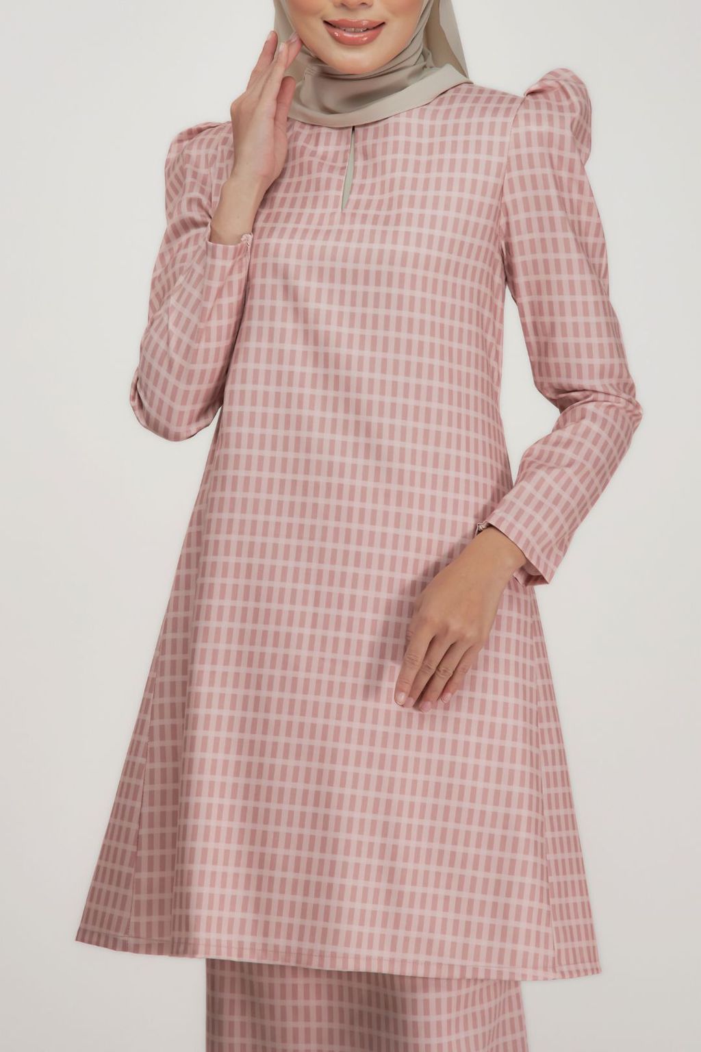 Pink_2_a4b852c9-28eb-4305-8b0f-36ee7a74f78d