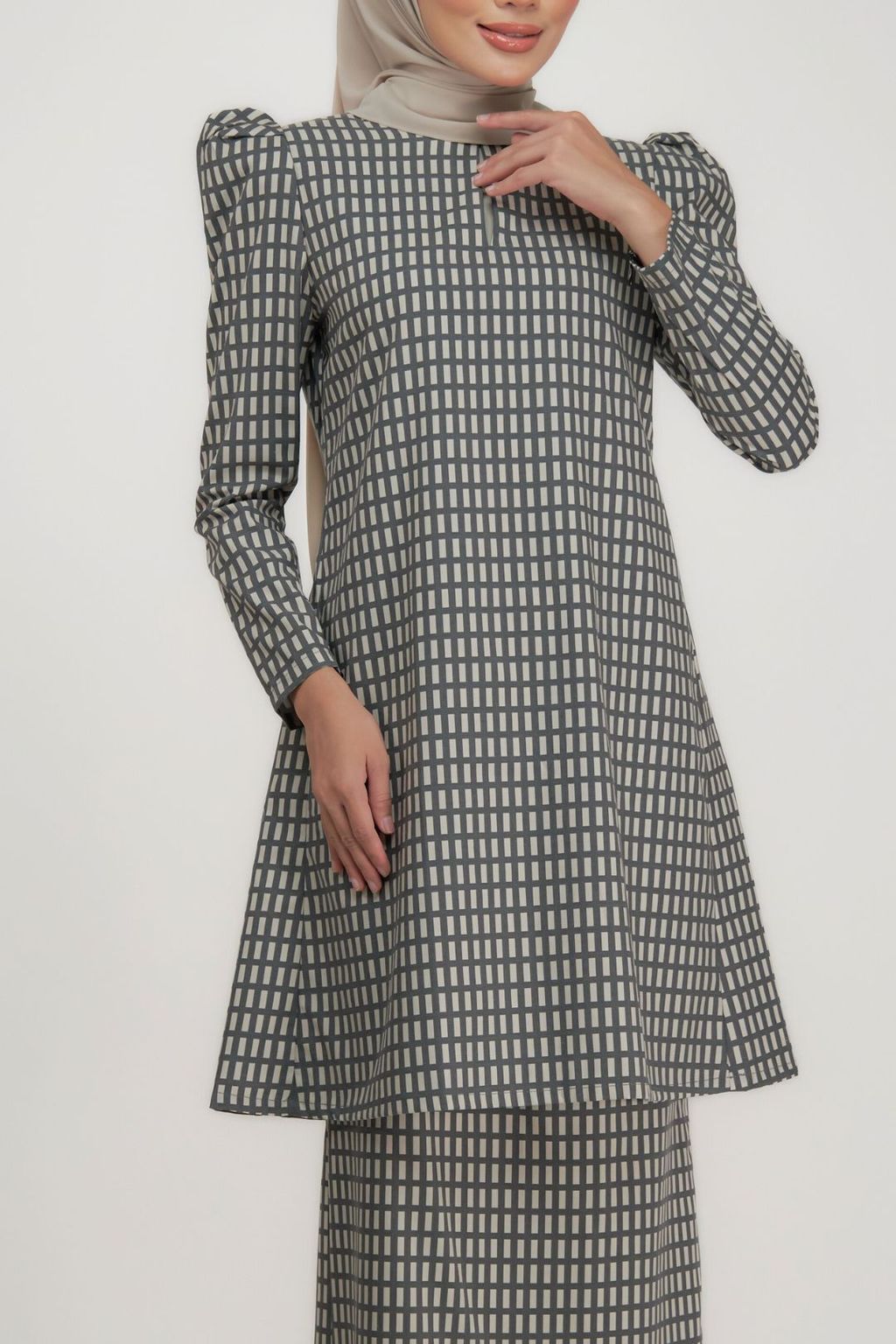 Black_2_3a3246a2-0a90-42f3-beb7-d07ebe1ef256