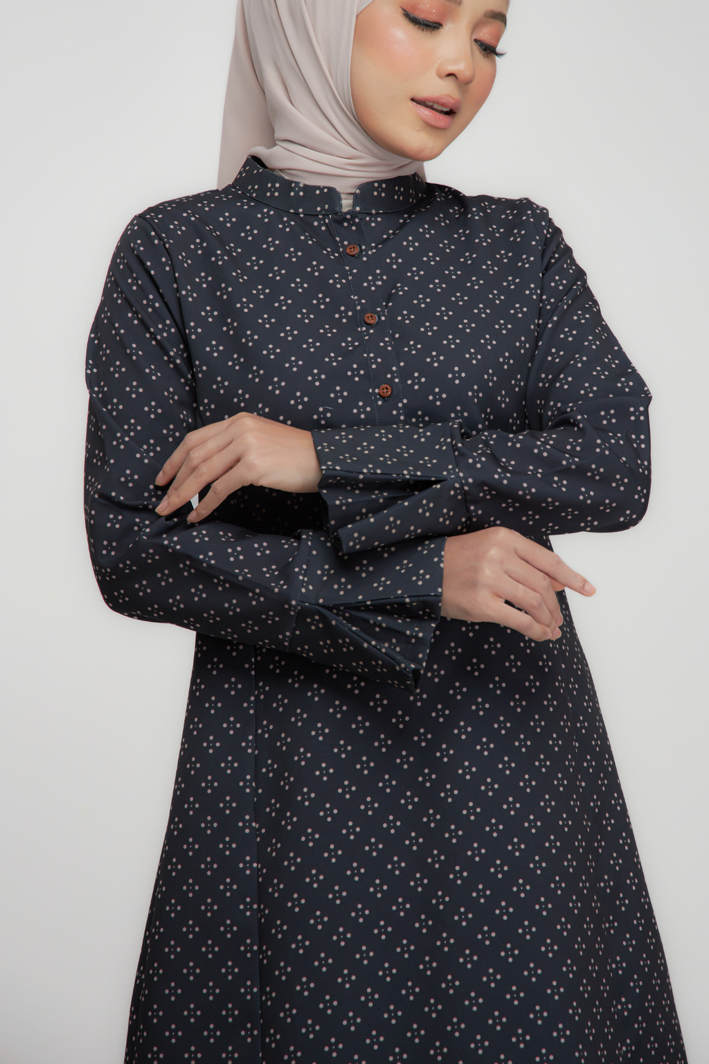 Black_2_44866696-7892-41c4-bd98-4f93898121c6