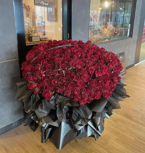 999 Extra Large Rose Bouquet