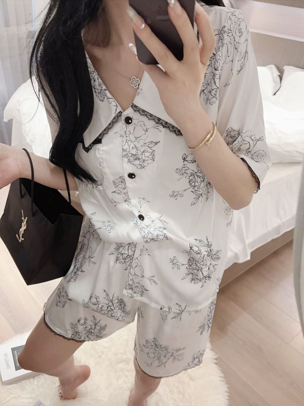 retouch_2023061000302390