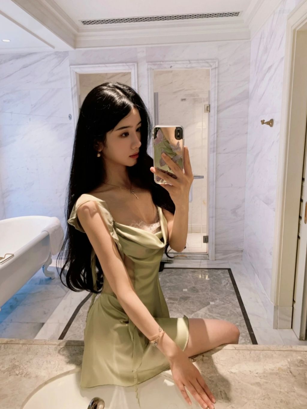 Screenshot_20241017_183755_com_xingin_xhs_NewOtherUserActivity_edit_188792228972563