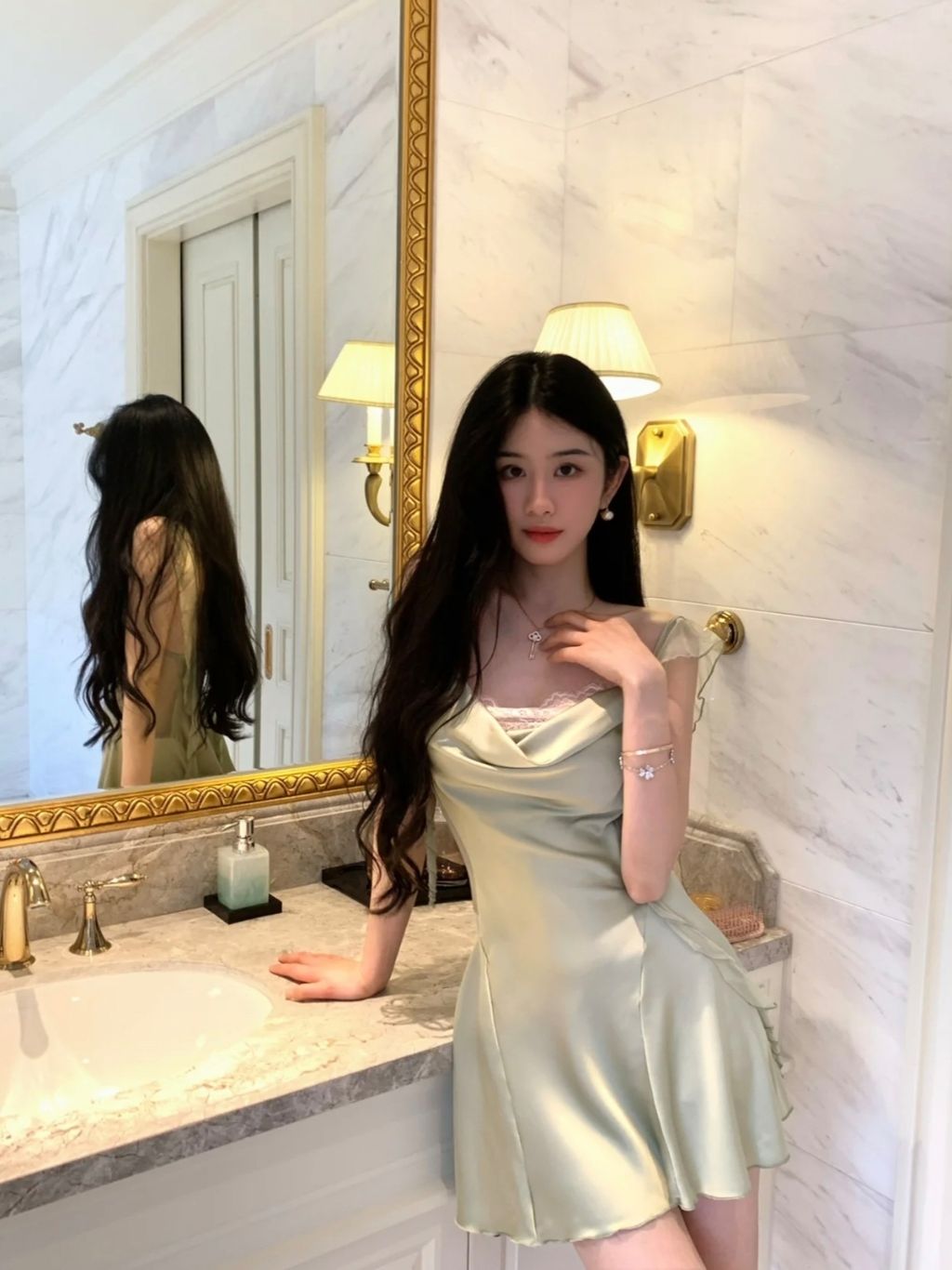 Screenshot_20241017_183733_com_xingin_xhs_NewOtherUserActivity_edit_188942227434432