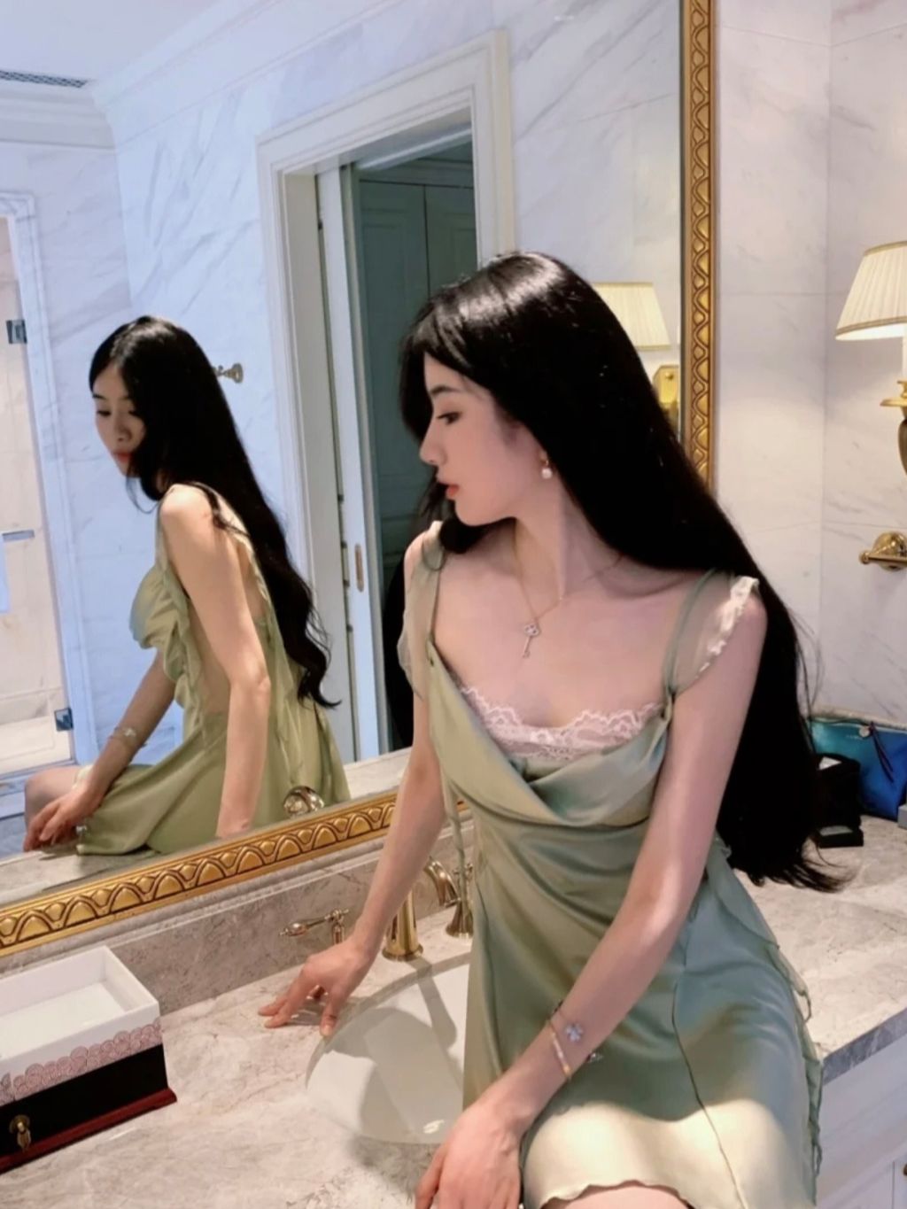 Screenshot_20241017_183732_com_xingin_xhs_NewOtherUserActivity_edit_188966830121923