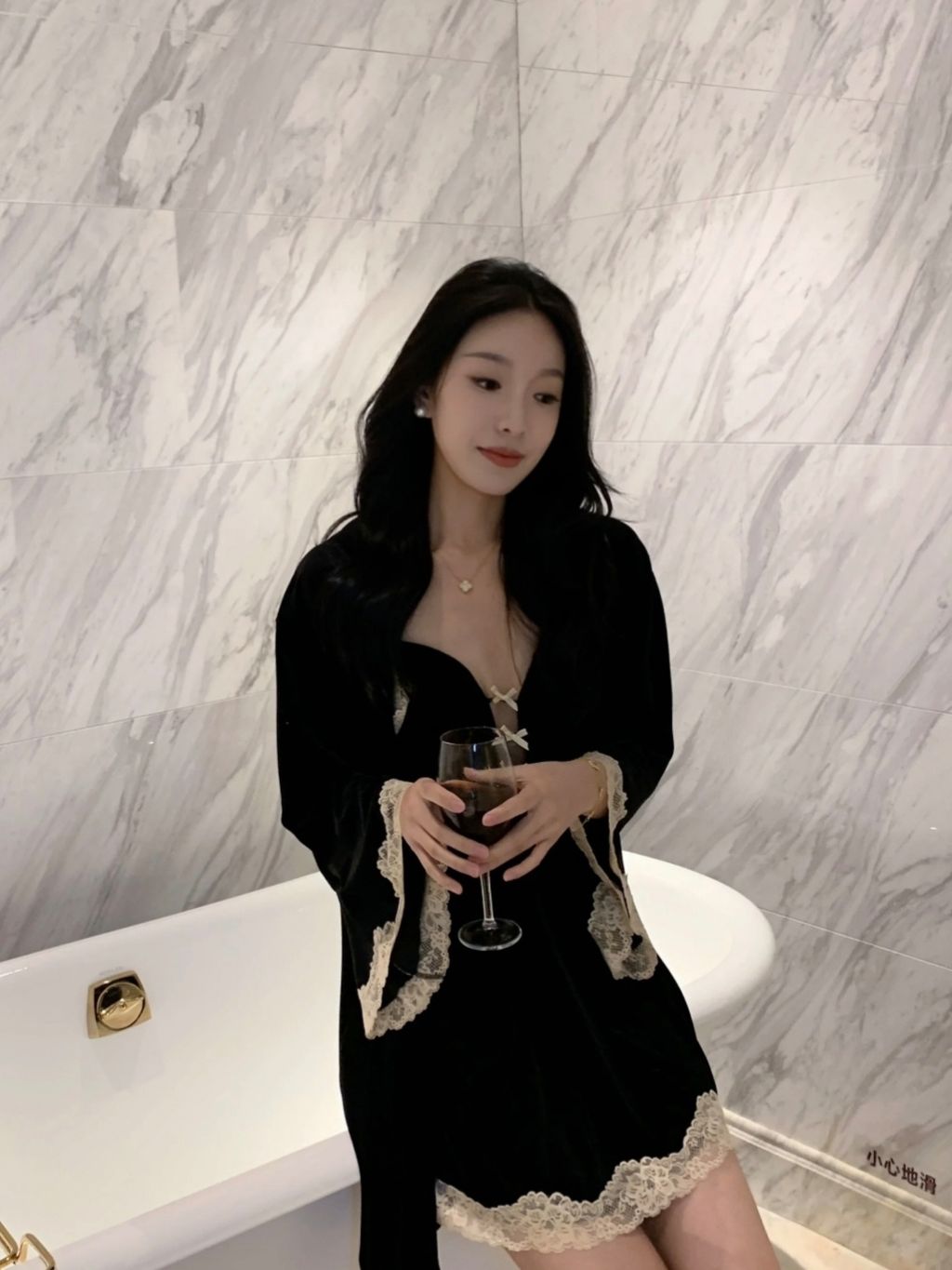 Screenshot_20241017_181642_com_xingin_xhs_NewOtherUserActivity_edit_192715355608931