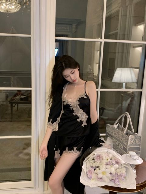 Screenshot_20241017_180230_com_xingin_xhs_NewOtherUserActivity_edit_179226945025274