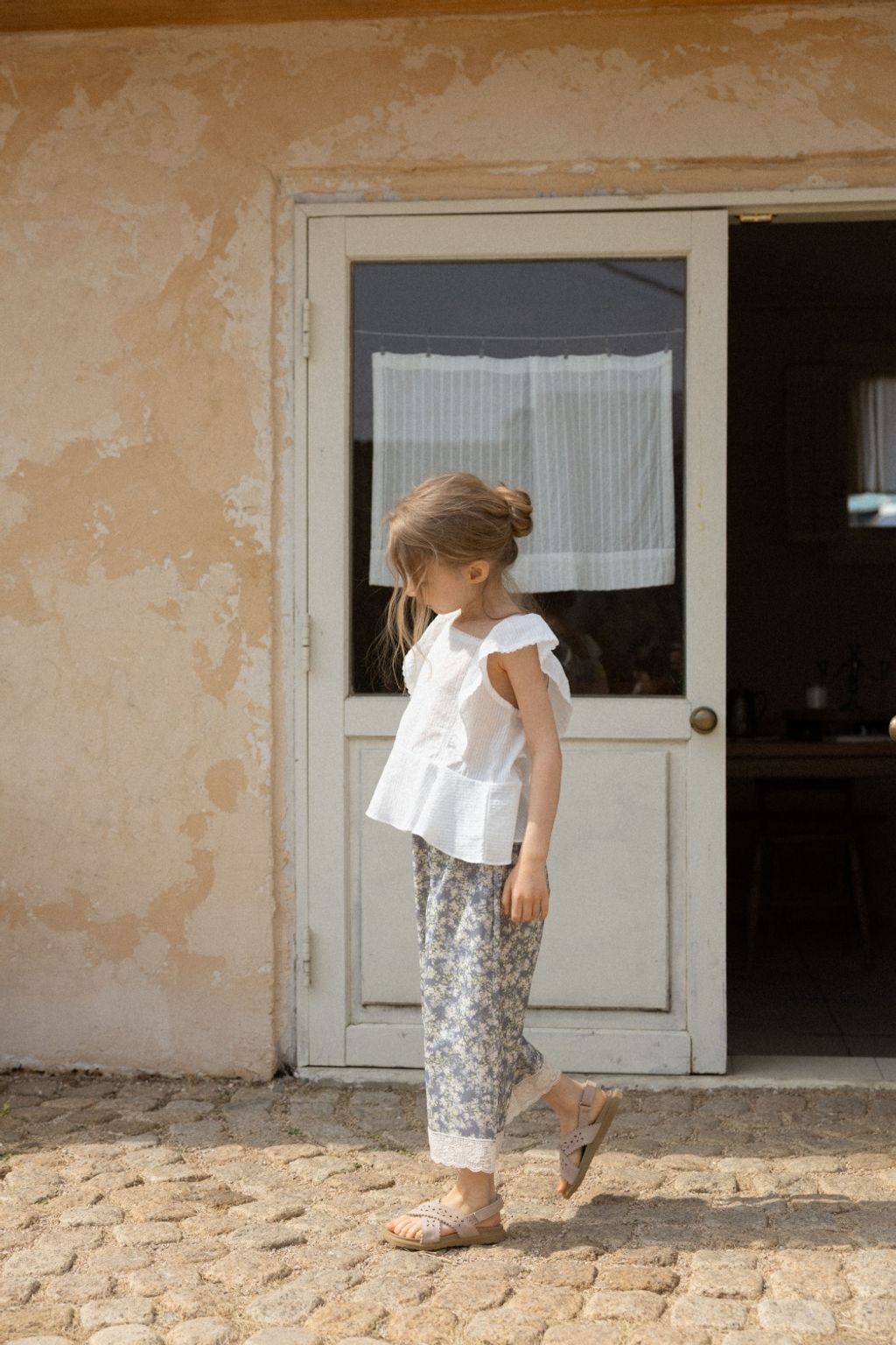 1774925636_2765456105