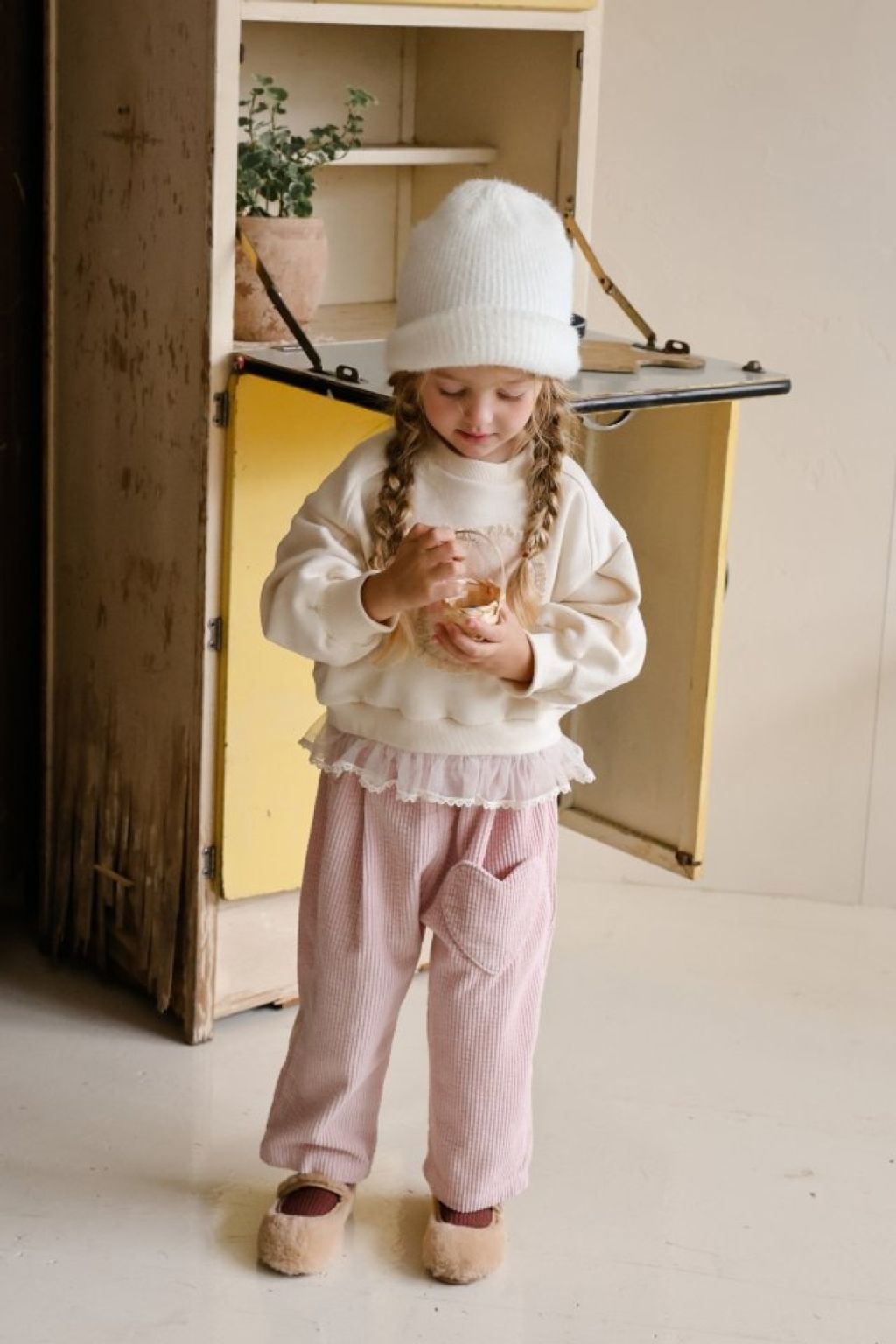 1760413372_2351856632