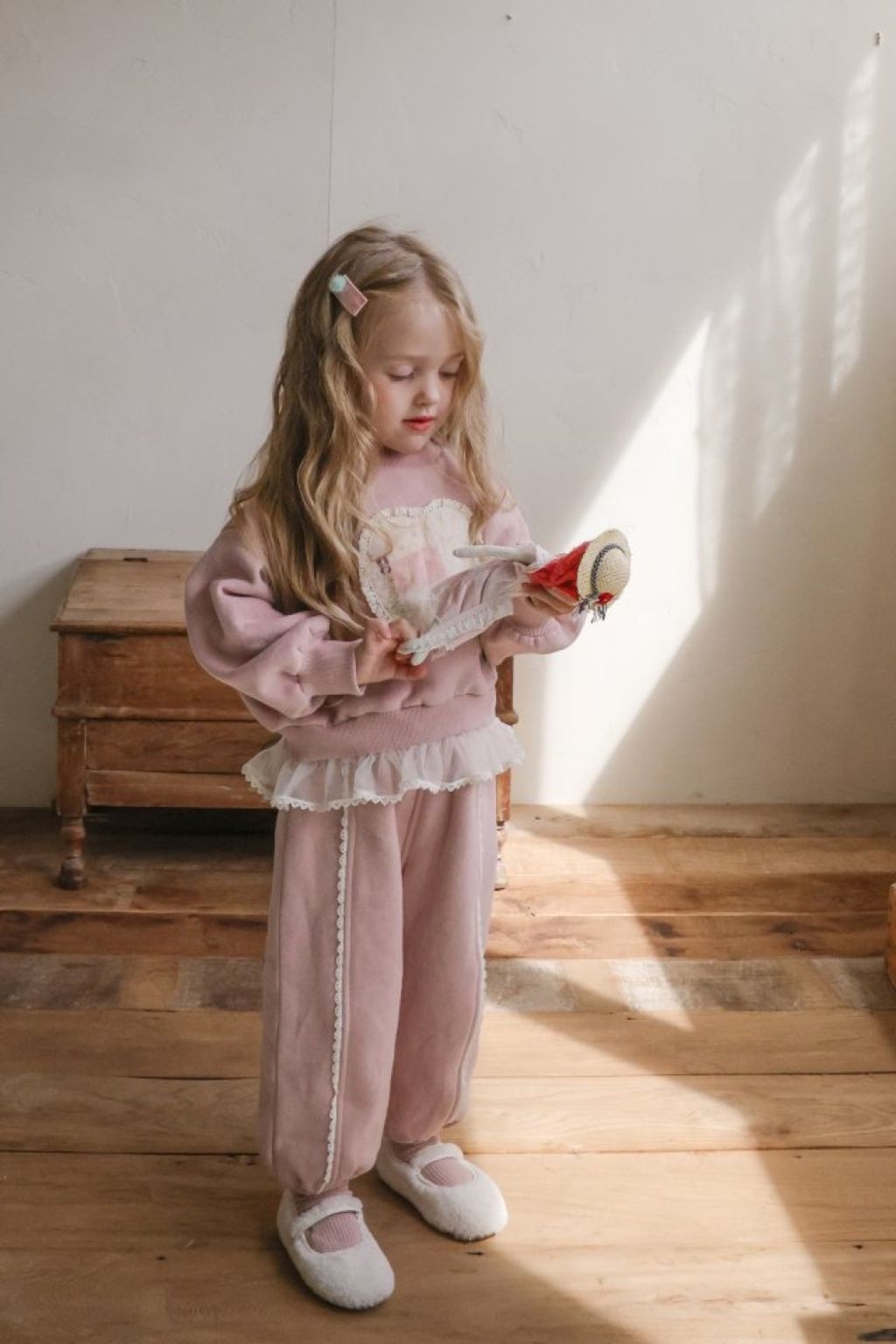 1760413439_7339452539