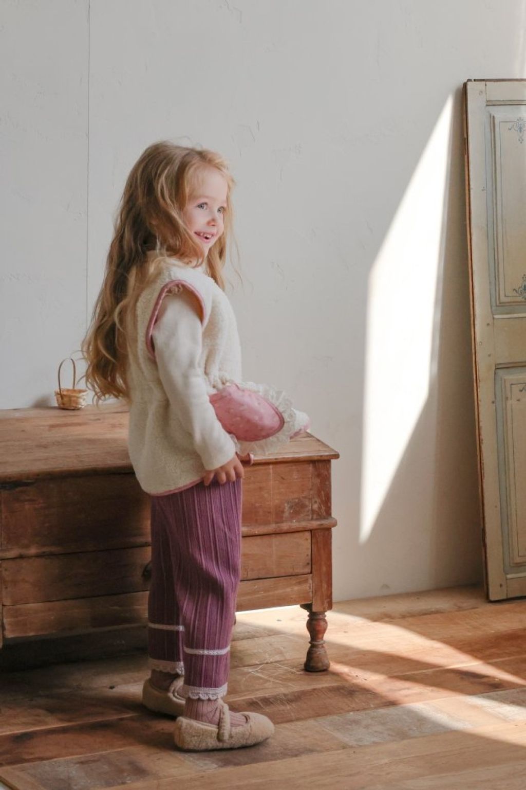 1761018799_7221285399