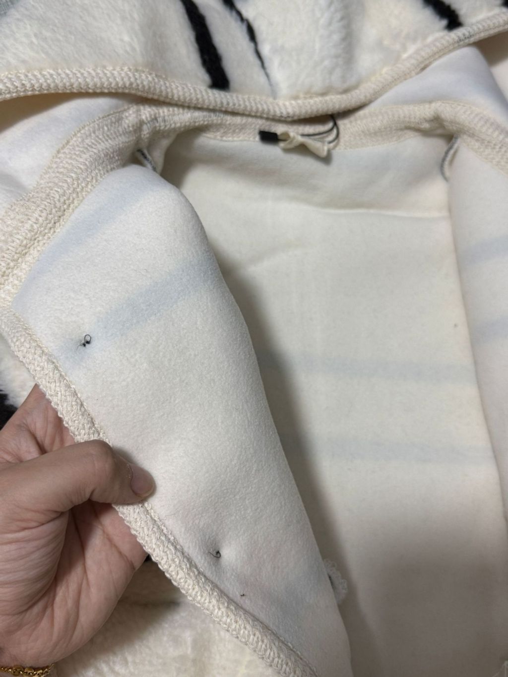 1764920124_2119037016