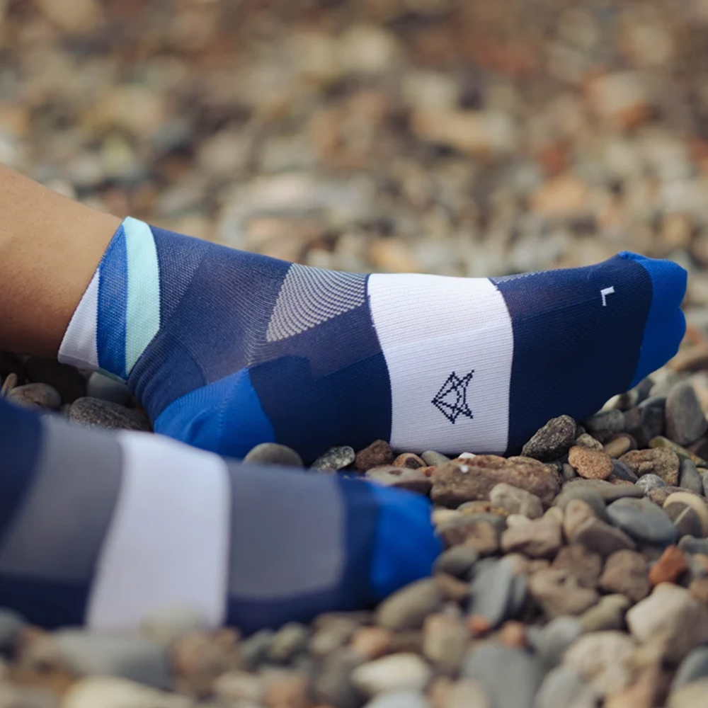 APEX-SHORT-NAVY-MINT_03