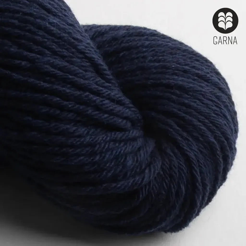 Lammeuld_GARNA_garn_Nobilis2_Mork_navy