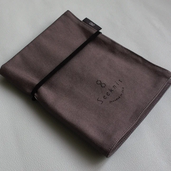 61240_Seeknit Case 2_Dark Gray_Folded_Image-3