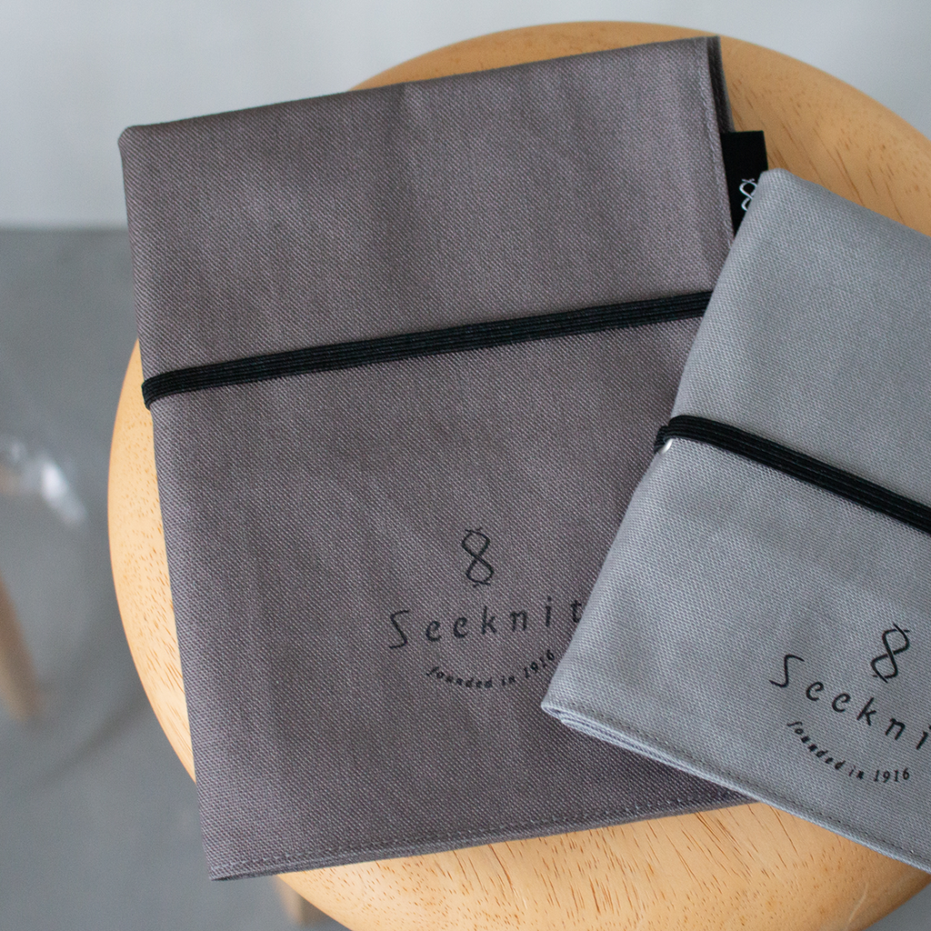 Seeknit CURVE_Seeknit Case 2_Dark Gray and Seeknit Case Mini_Gray_Fabric Case Image_