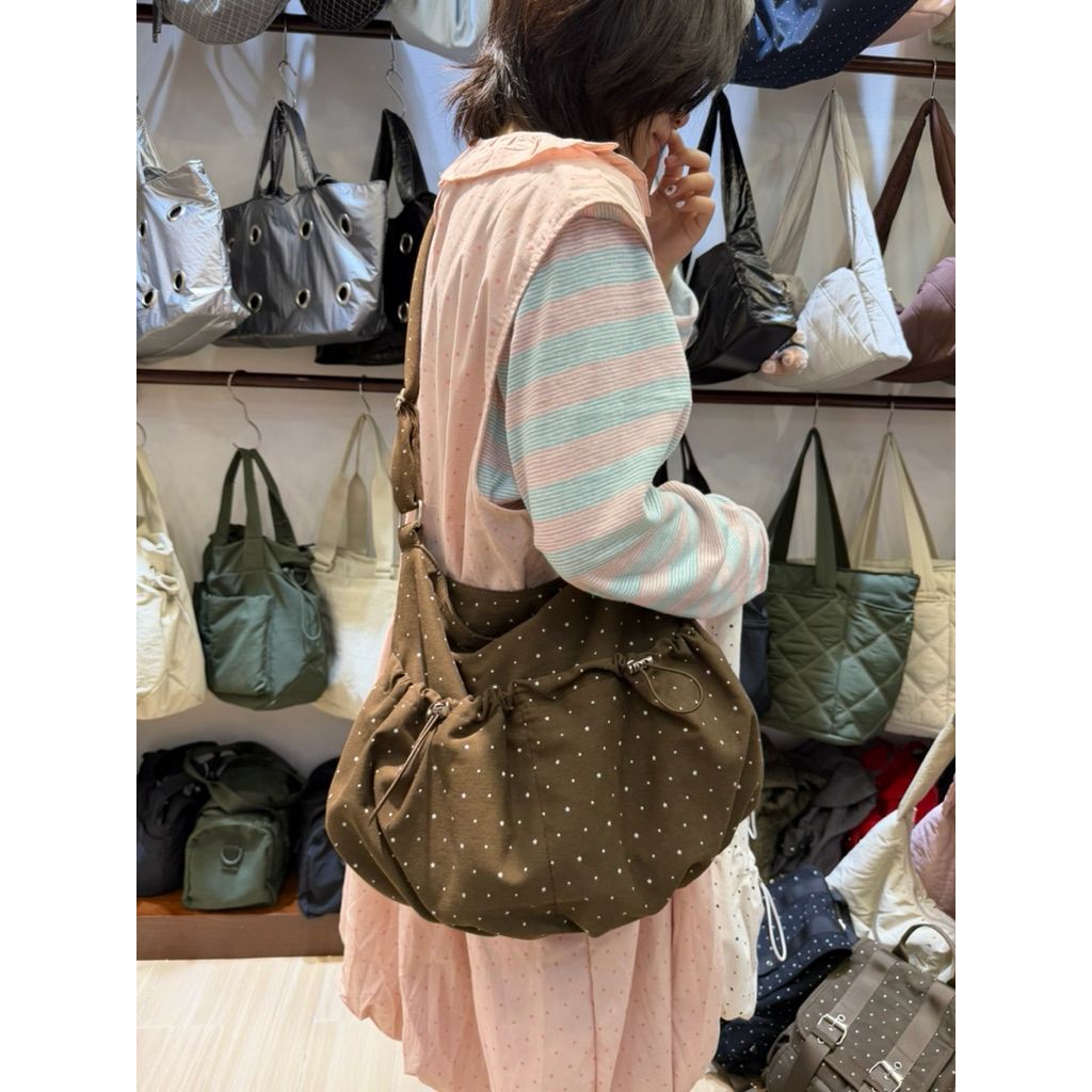 tw-11134207-820lf-mmvg9vo5d1xd86