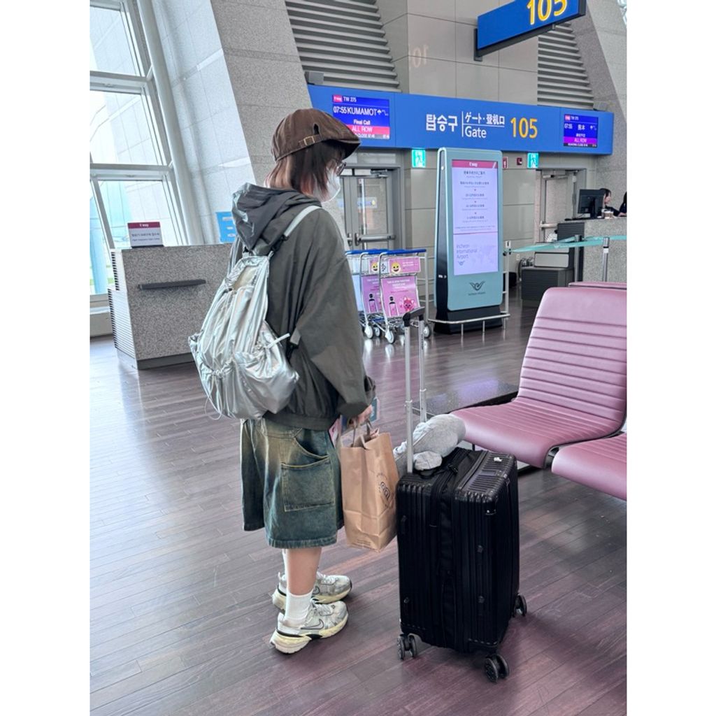 tw-11134207-7rase-m0v9oluw7ilj7e