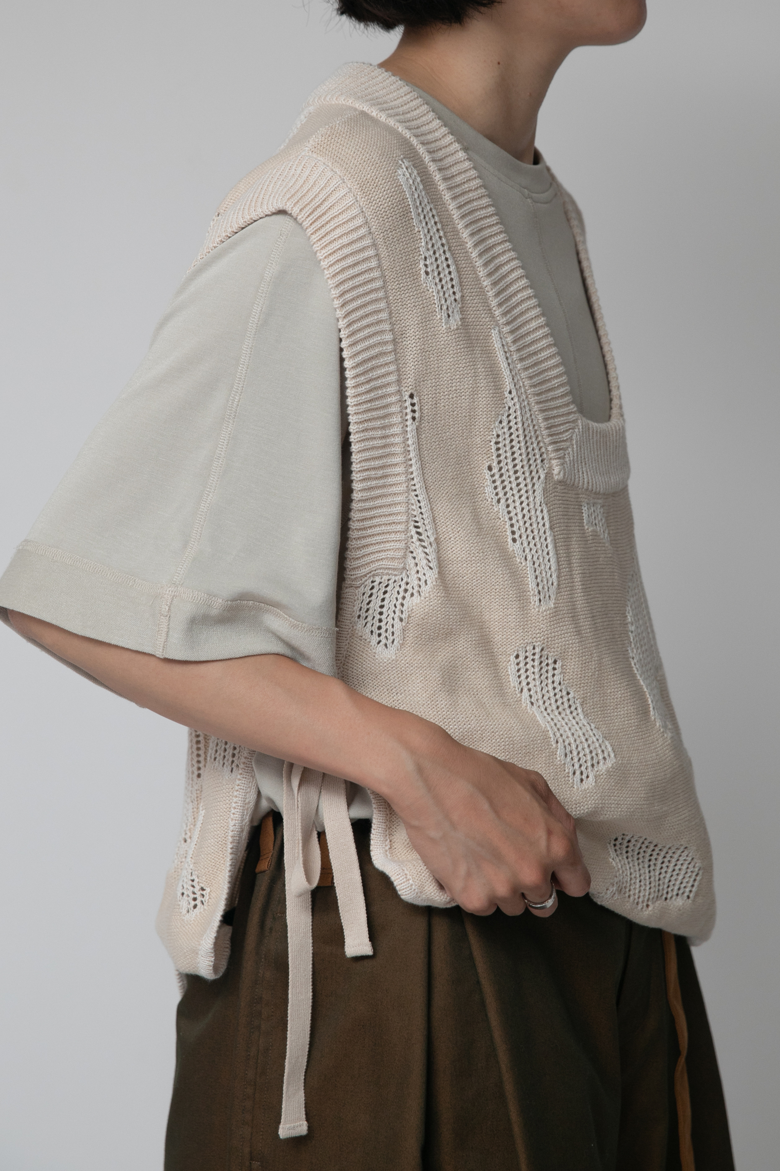 568針織背心卡其實著-14