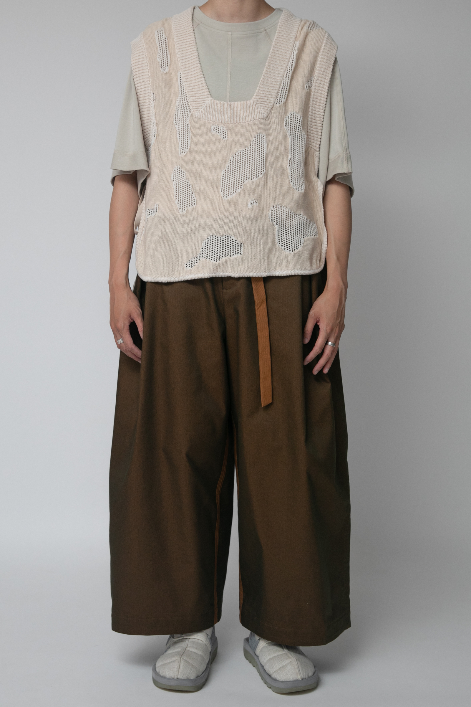 568針織背心卡其實著