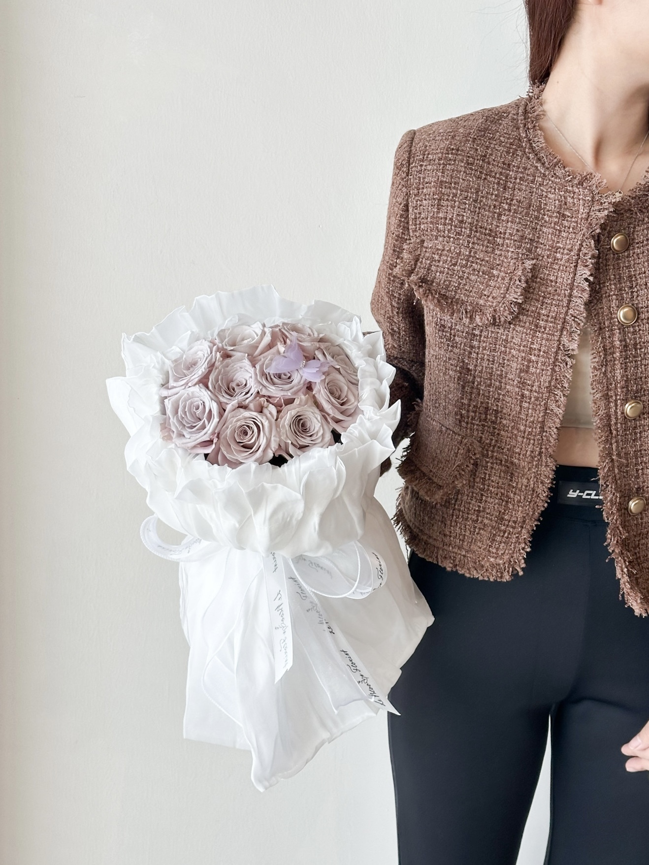 Manta Roses with White Wrapping