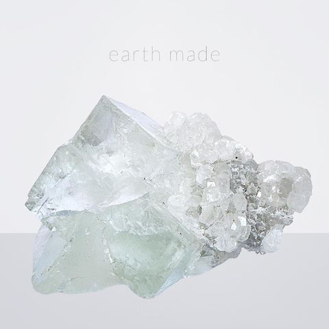 LINE_ALBUM_51826_230913_23