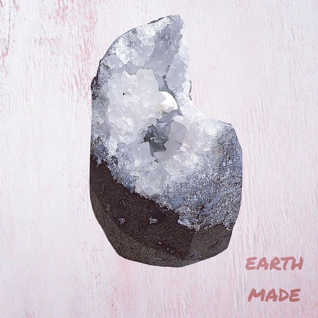 LINE_ALBUM_202448_240408_126