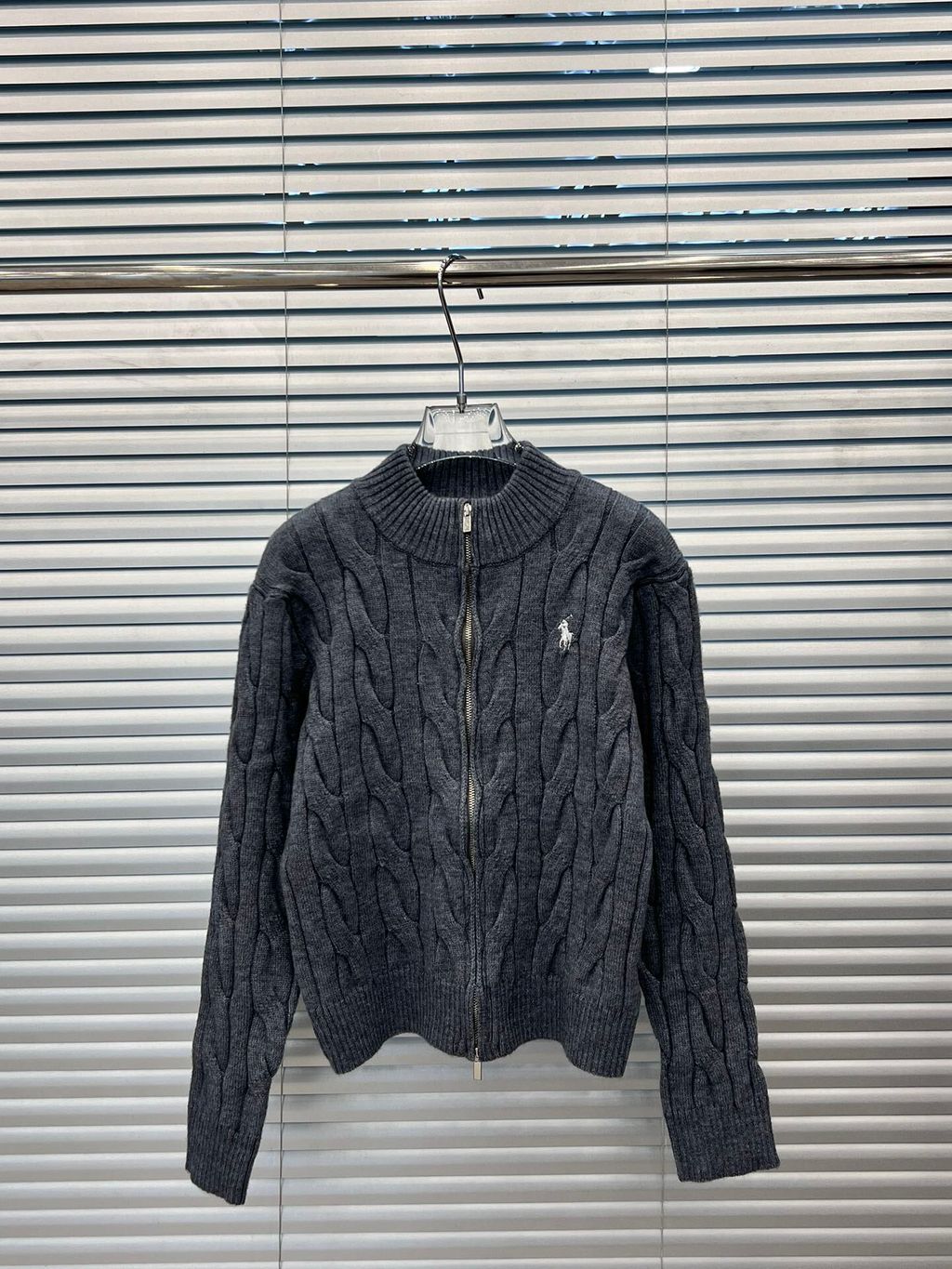 086f943f