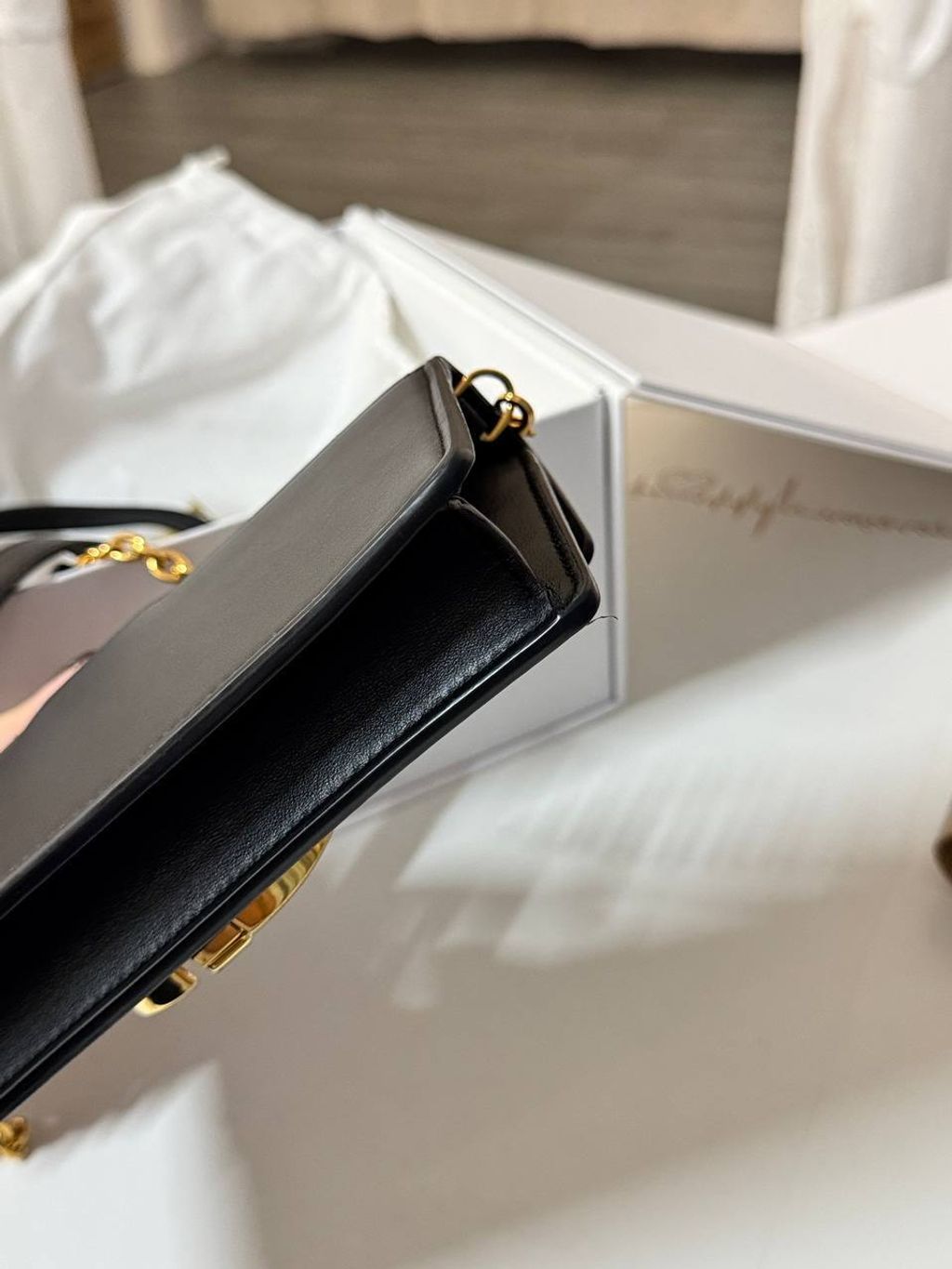 photo_6321121279443930665_y