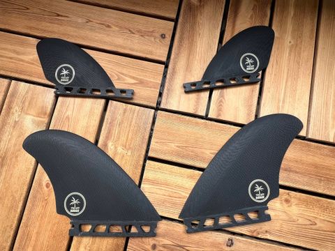 Black fin 4p front-Dodus