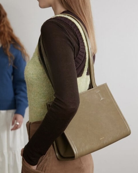 Stand Oil Oblong Bag Mini [8 colours] – Lumière Studio