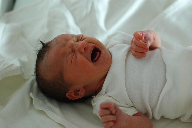 640px-Crying_newborn.jpg