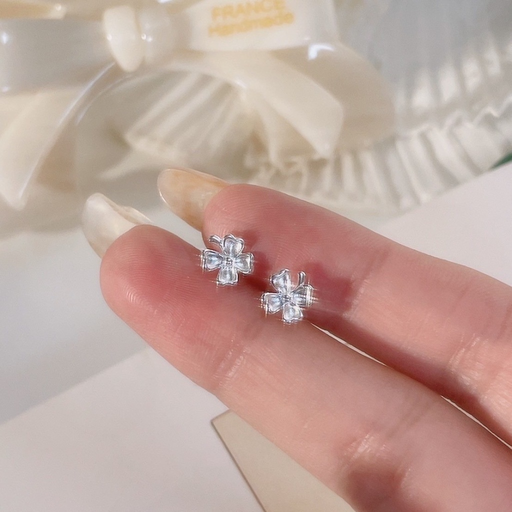 tw-11134207-7r98u-m04nzwbvt3v74c