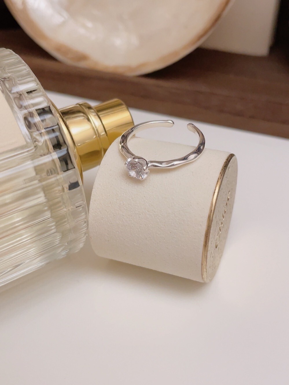 LINE_ALBUM_2月新品_250210_21