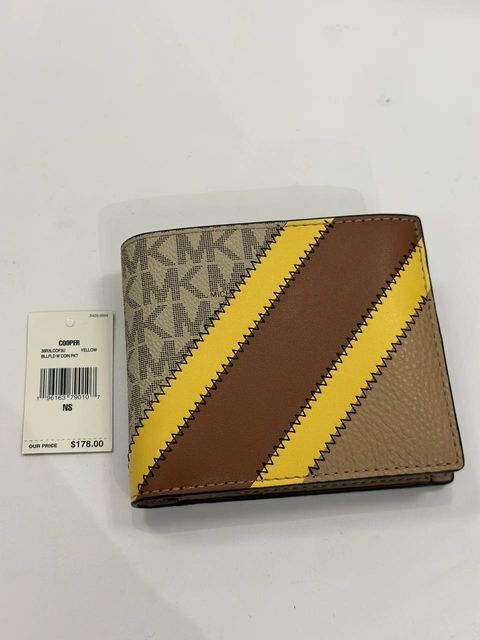 CLEARANCE] Michael Kors Men Cooper Logo and Leather Billfold Wallet in  Brown (36H1LCOF1O) - USA Loveshoppe