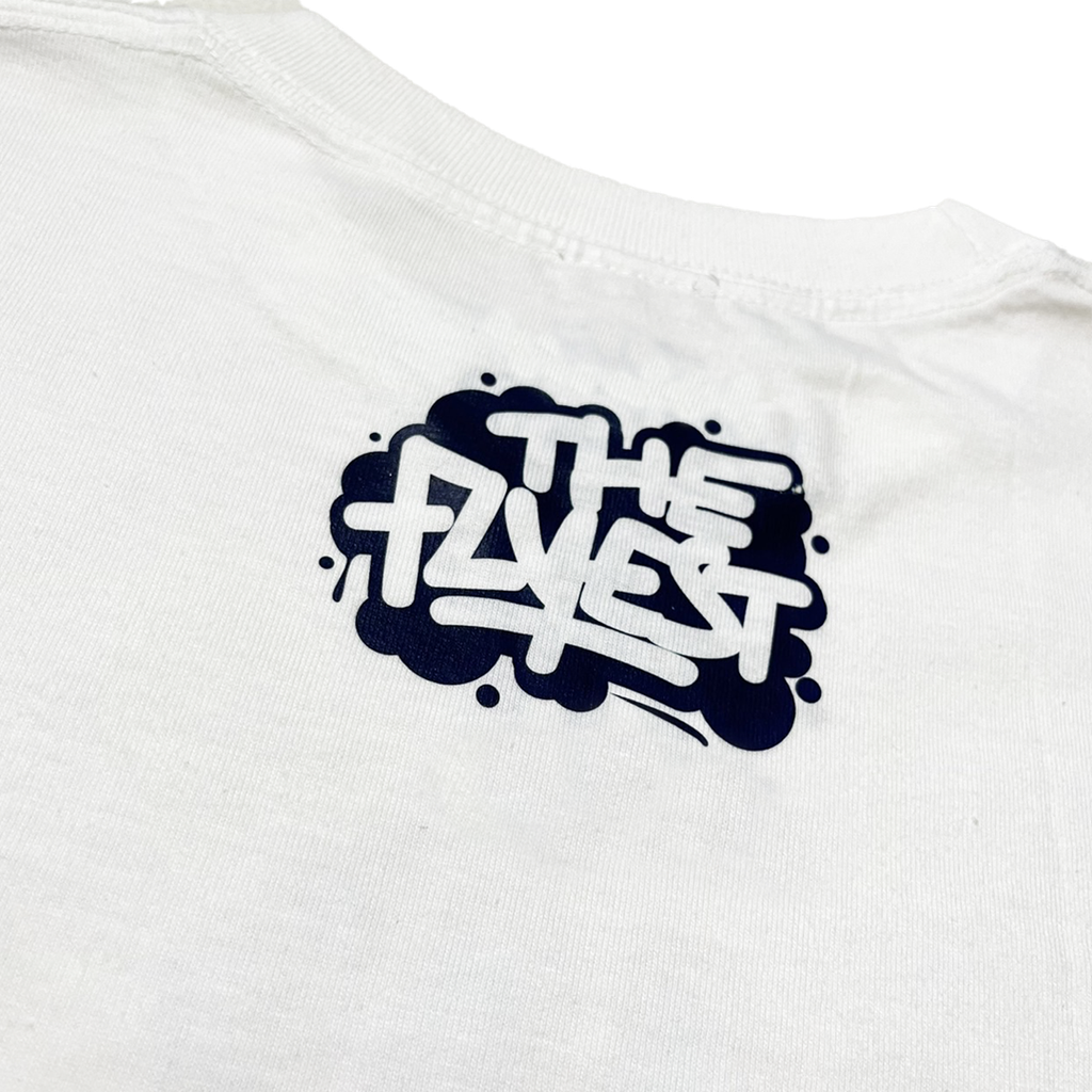 theflyest logo背部特寫＿white