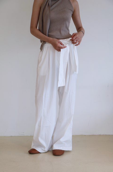 IMG_white pants